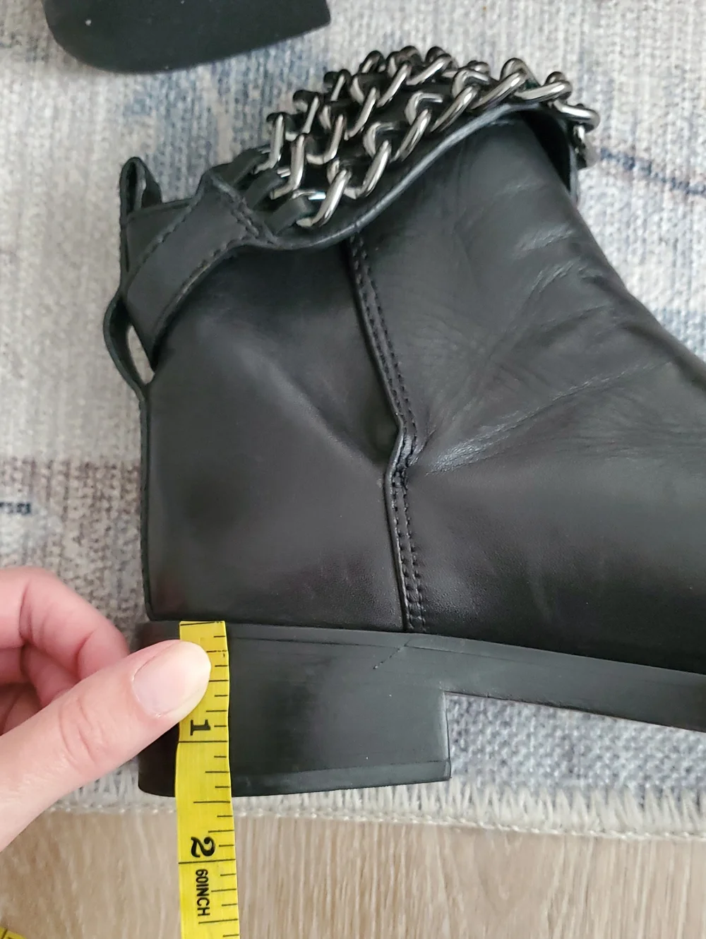 Tory Burch Bloomfield chain Black leather ankle Moto boots Shoes Sz7